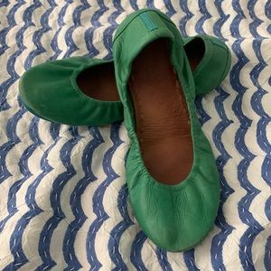 Clover Green Tieks